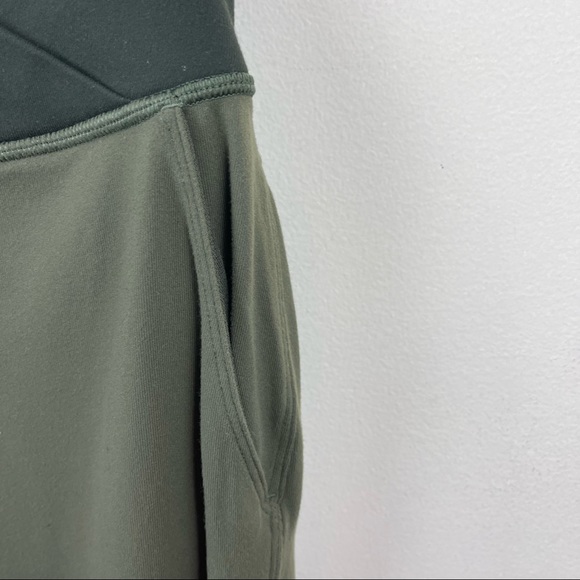 Lululemon Sunset Salutation Crop Fatigue Green/Ziggy Snake Butter Pink - Picture 11 of 15